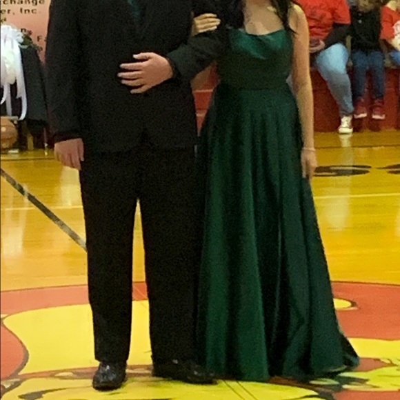 Emerald green long homecoming dress - Picture 2 of 2